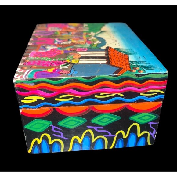 Vtg Ecuador Hand-Painted Wooden Trinket Box Folk Art Village Scene - Picture 4 of 7